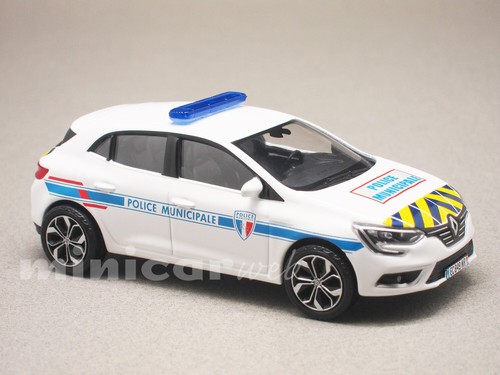 Renault megane police - 4,