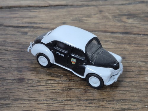 Voiture miniature renault 4cv - miniature,