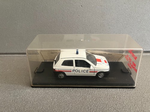 Voiture miniature renault clio - miniature,